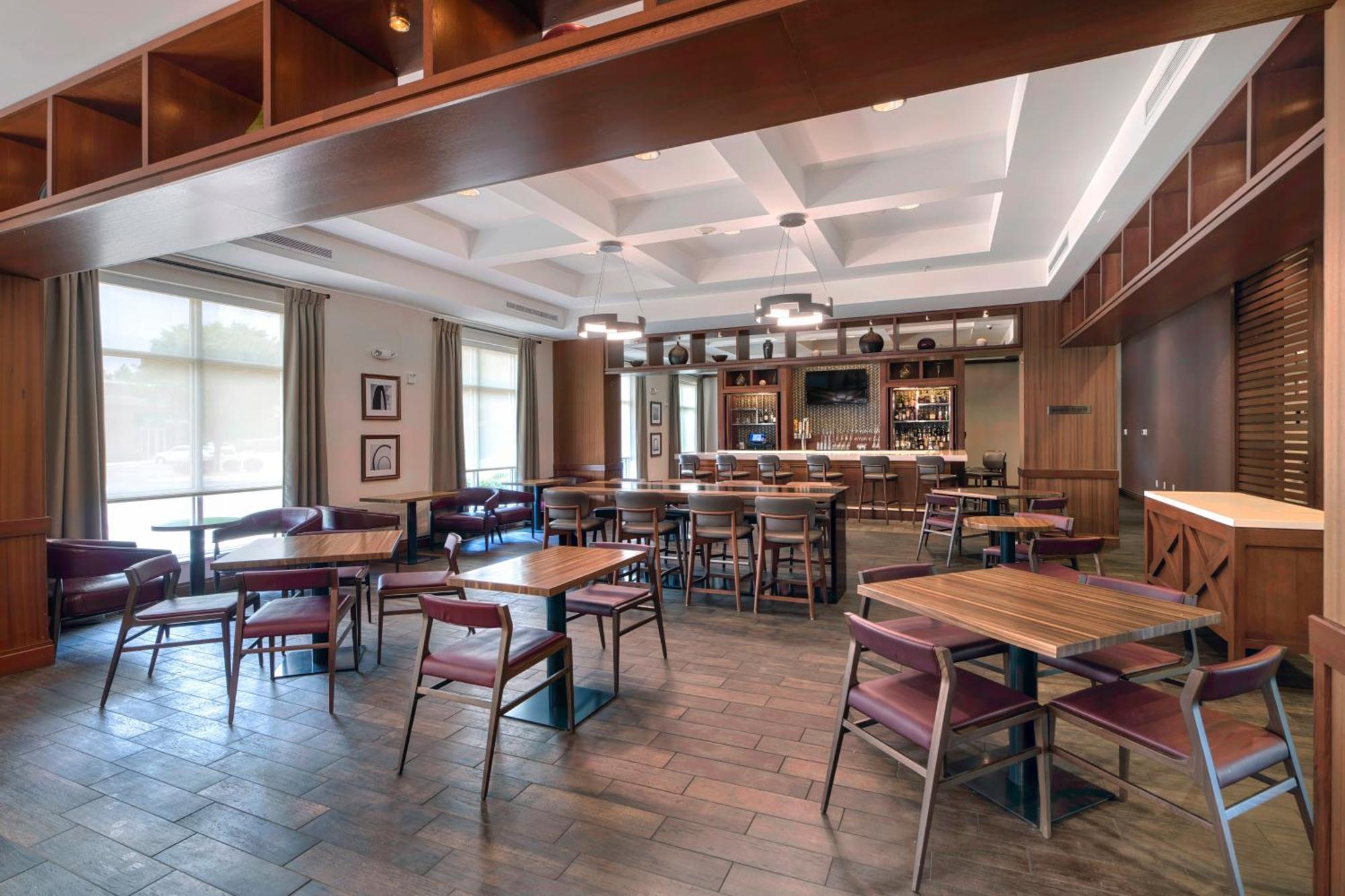 Doubletree By Hilton Raleigh-Cary Hotel Eksteriør billede