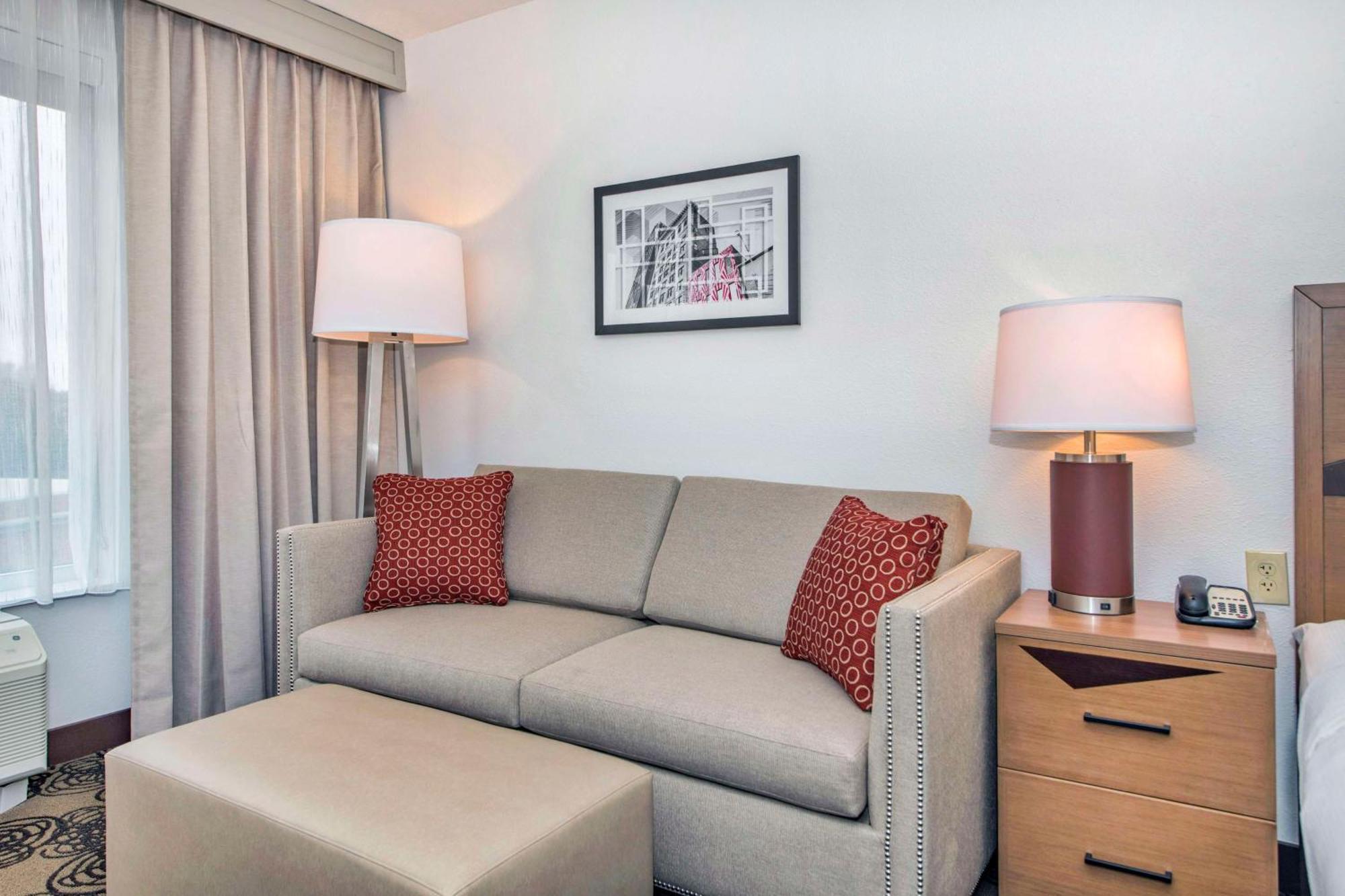 Doubletree By Hilton Raleigh-Cary Hotel Eksteriør billede