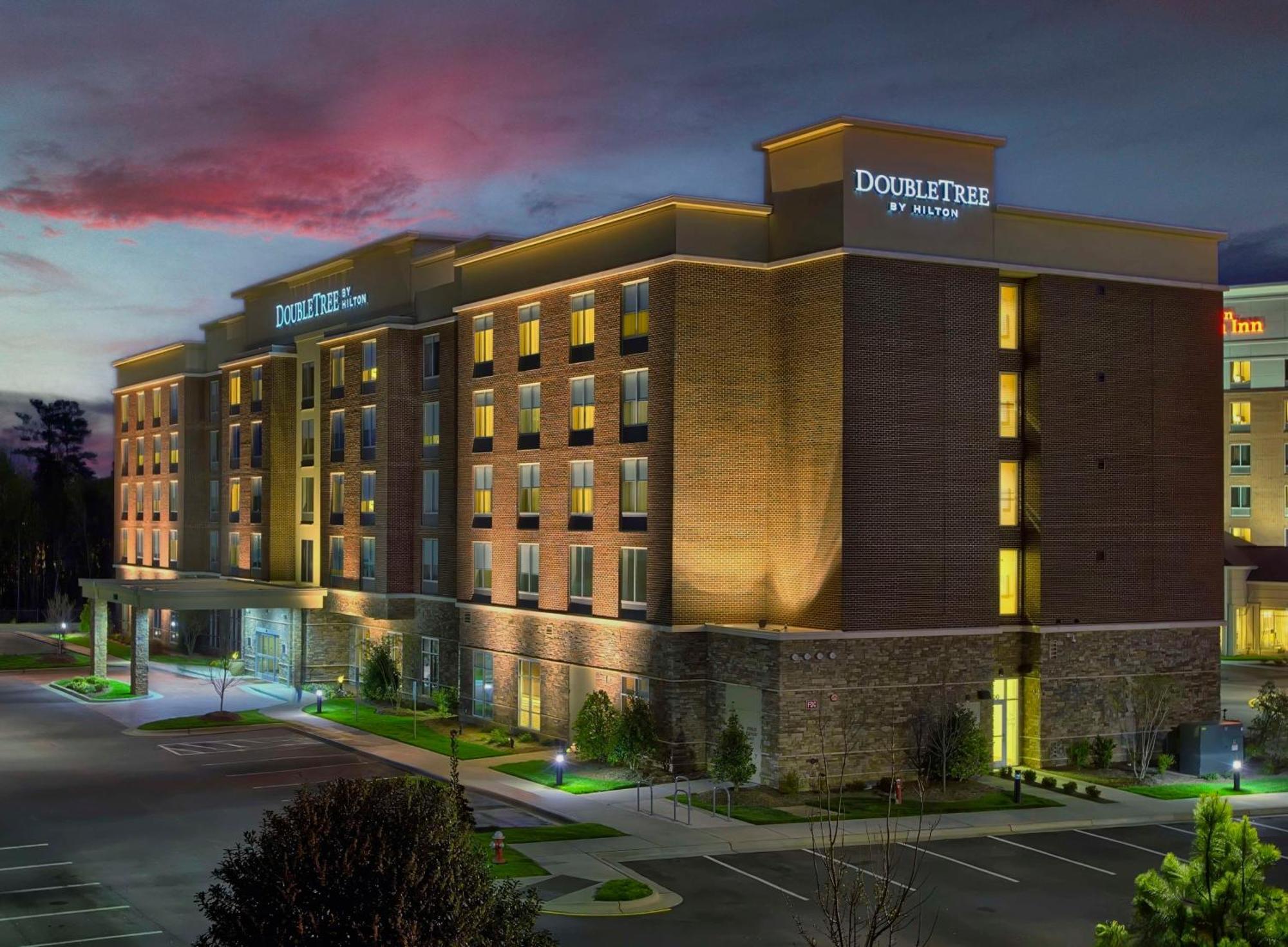 Doubletree By Hilton Raleigh-Cary Hotel Eksteriør billede